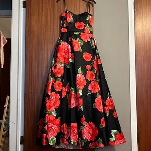 Floral special event dress with pockets